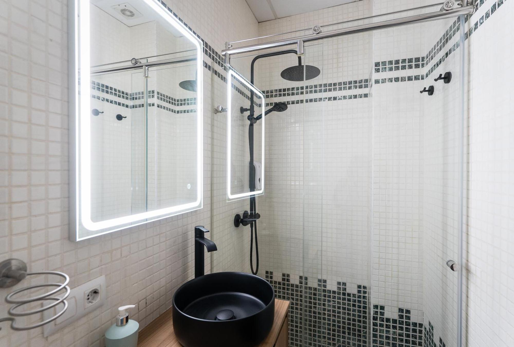 Apartamento Triana Deluxe Con Patio Privado Sevilla Dış mekan fotoğraf