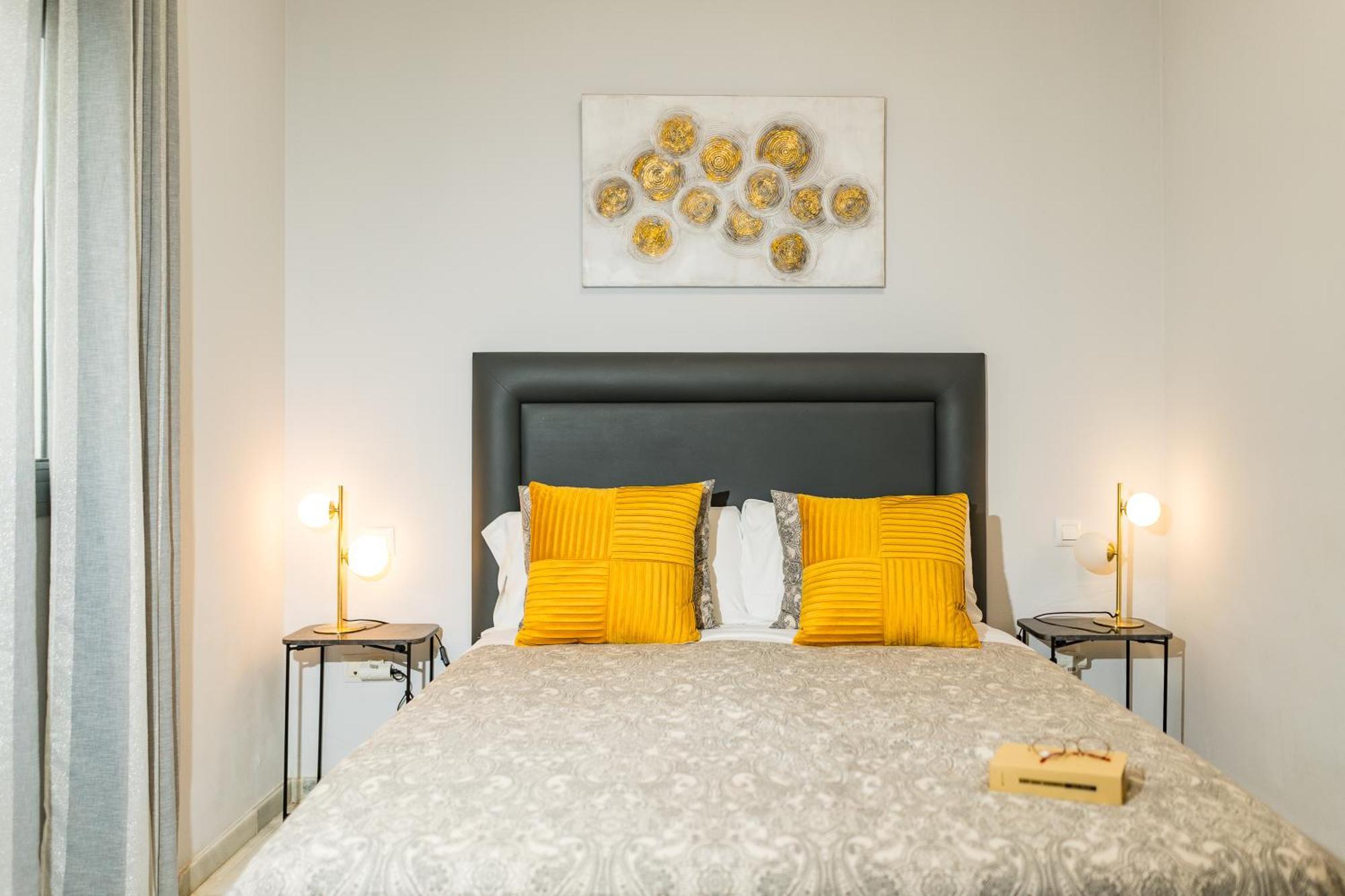 Apartamento Triana Deluxe Con Patio Privado Sevilla Dış mekan fotoğraf